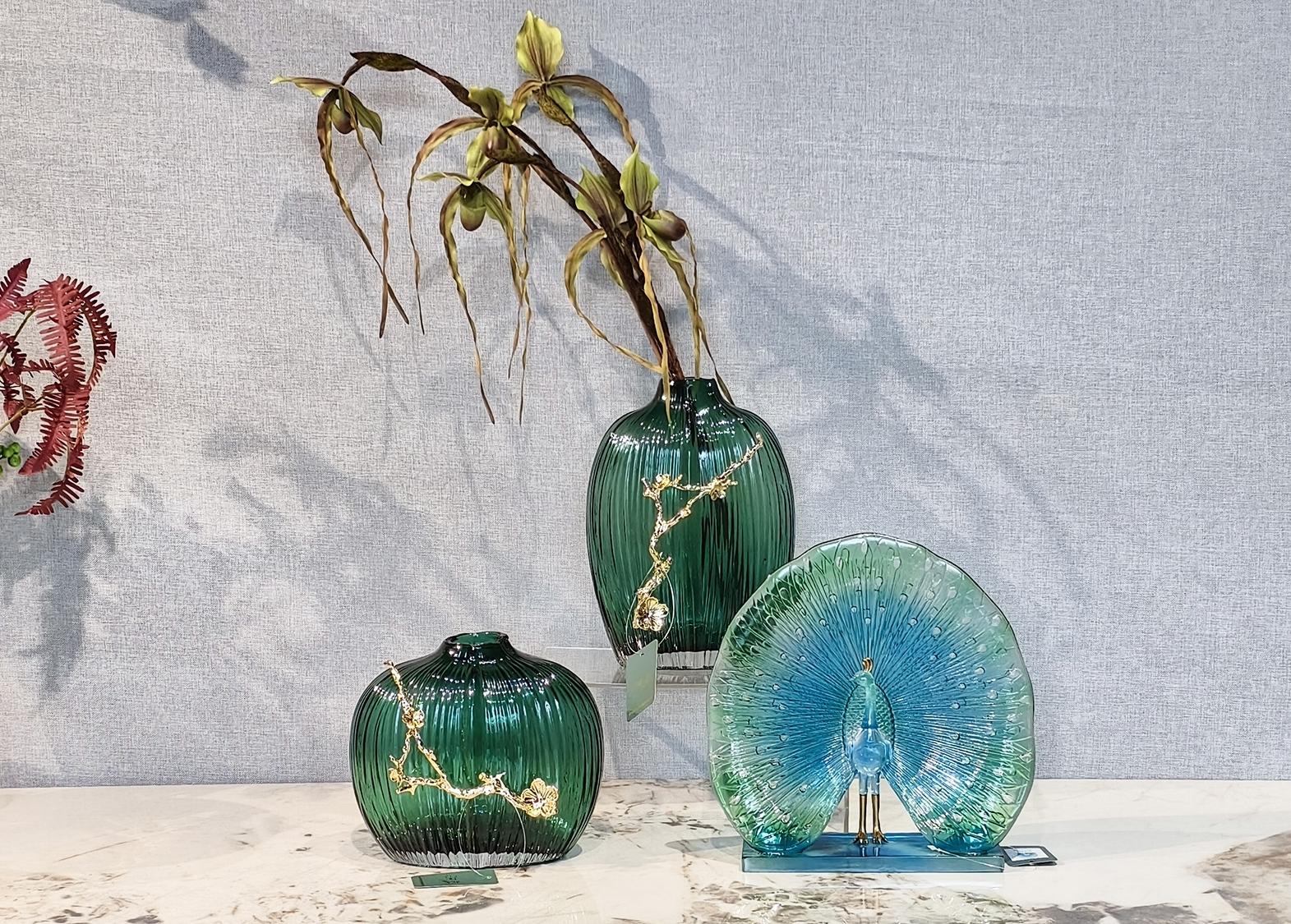 Rundecor New Arrivals: Cyan Glass Vases and Resin Peacock Sculpture