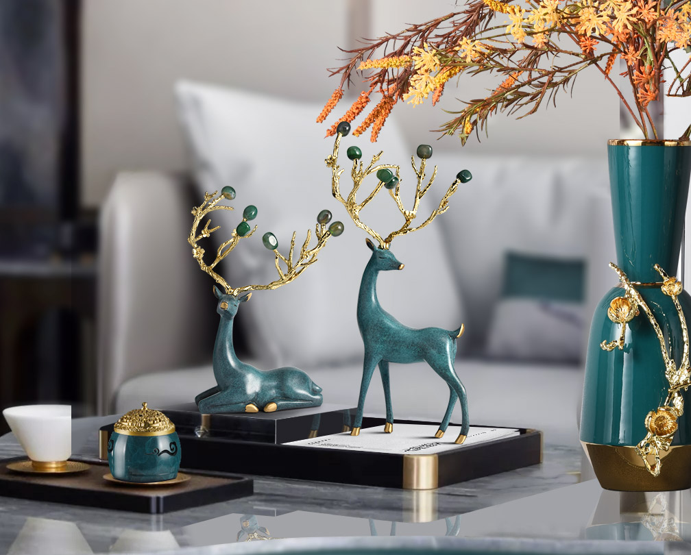 Wealth-attracting copper deer ornament creative and high-end decorative item for housewarming occasions